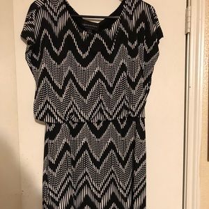 Connected apparel blk & white dress